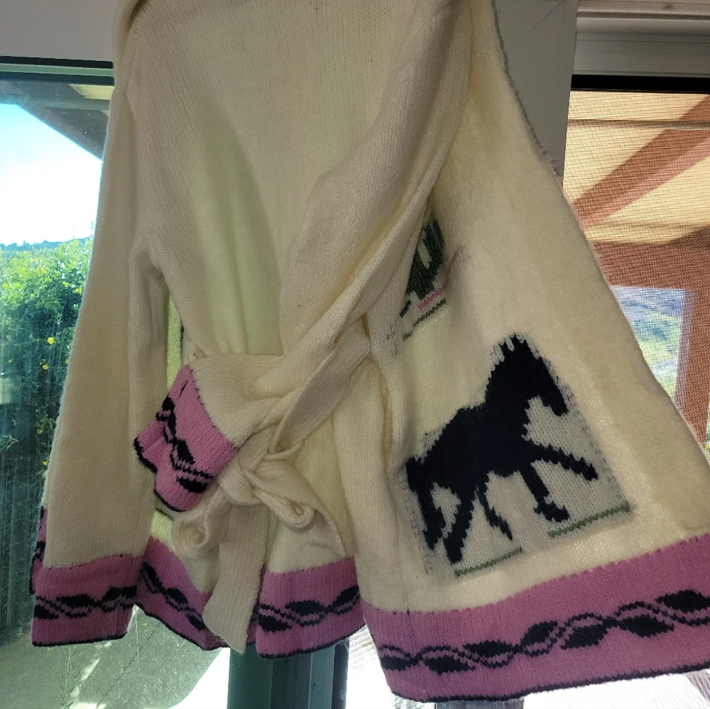 Horse Hooded Cardigan Sweater 🐴🏜️🌵 - Picture 3 of 5